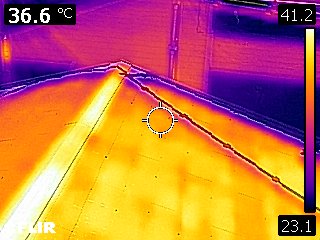 断熱塗料の屋根の温度